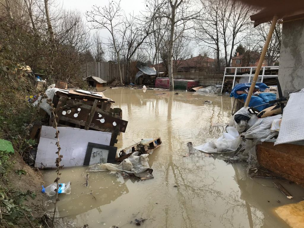 SU BORUSU PATLADI, PAŞAKÖY'Ü SEL ALDI