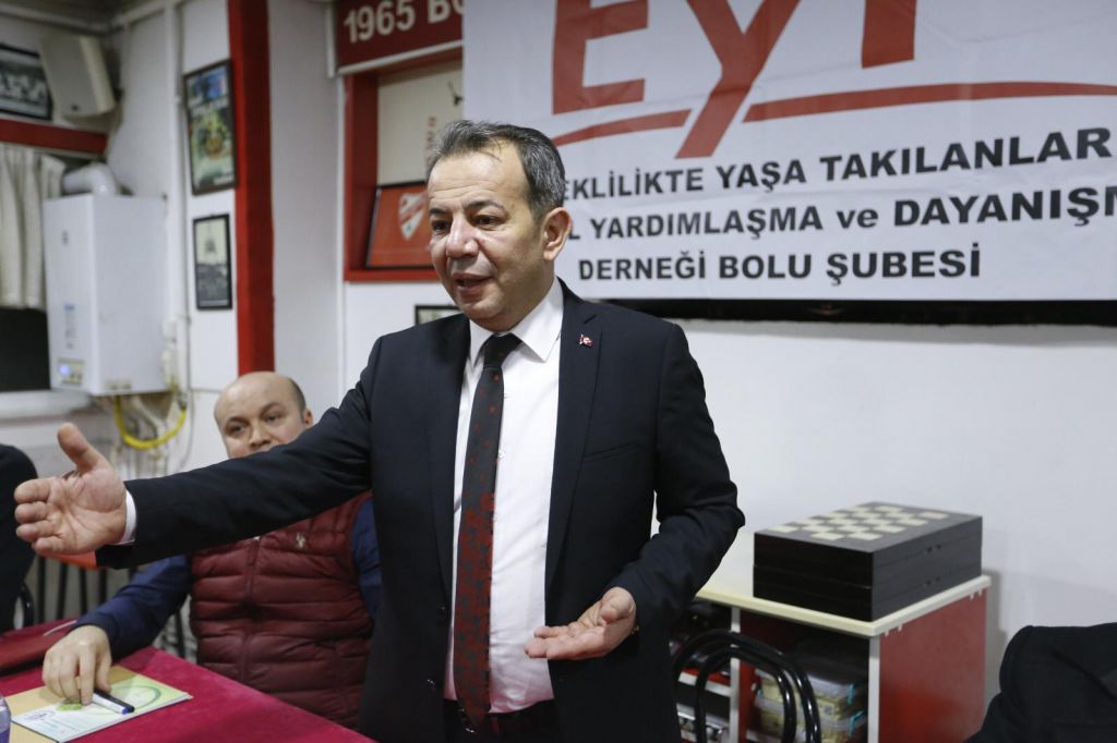 TANJU ÖZCAN EYT'LİLERLE BULUŞTU