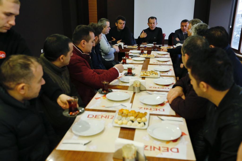 TANJU ÖZCAN FIRINCI ESNAFI İLE BİR ARAYA GELDİ