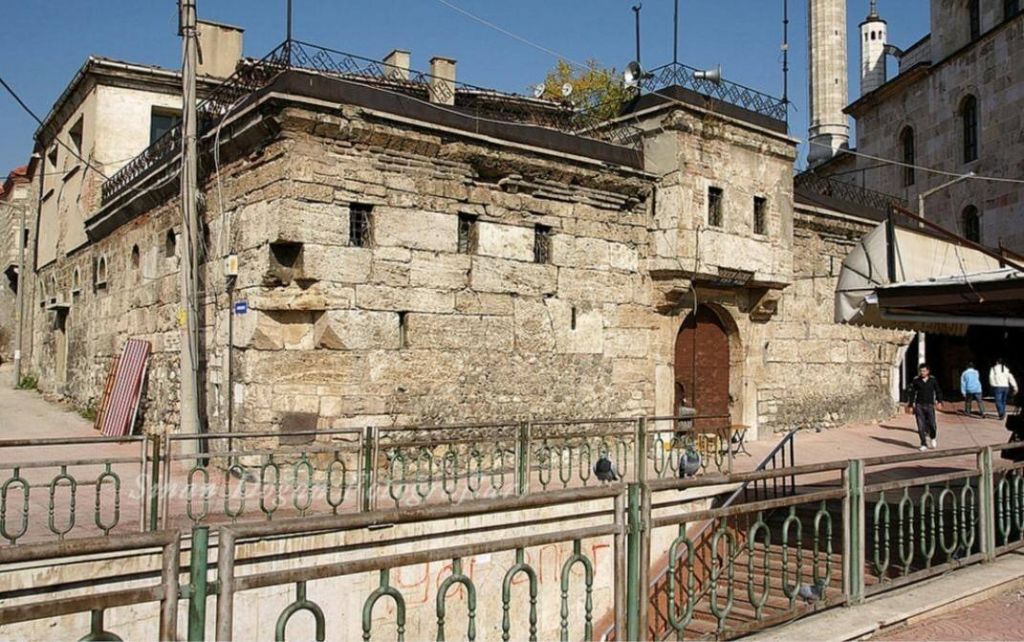 Taşhan'ın işletmecisinden Taşhan'a büyük ayıp