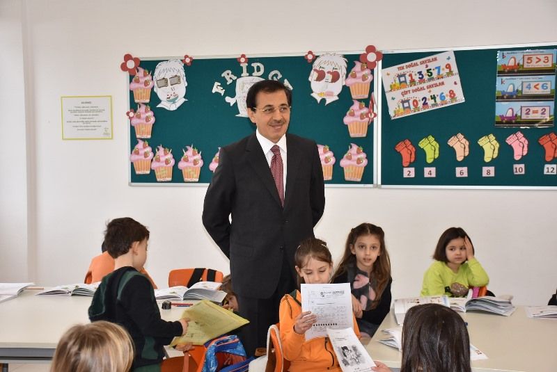 VALİ ÜMİT OKUL ZİYARETLERİNE DEVAM EDİYOR