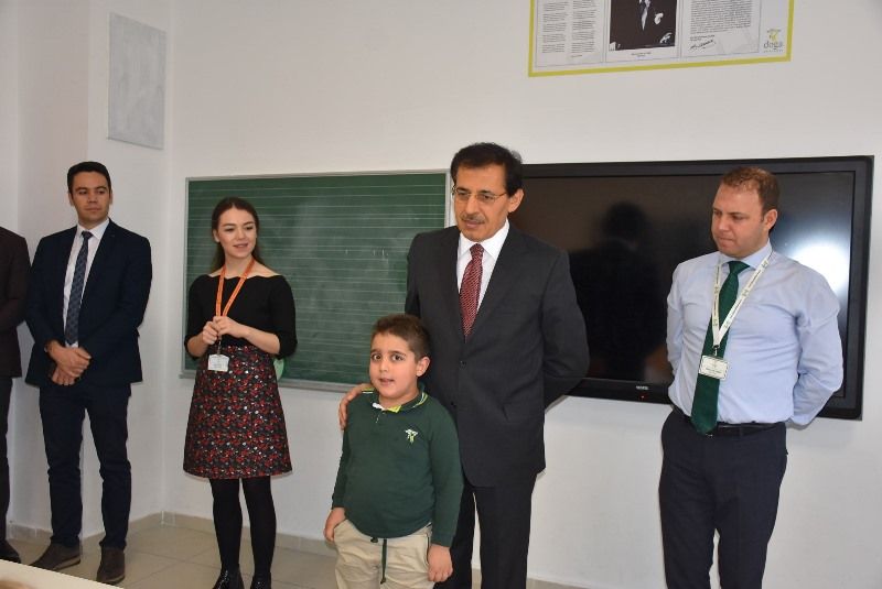 VALİ ÜMİT OKUL ZİYARETLERİNE DEVAM EDİYOR