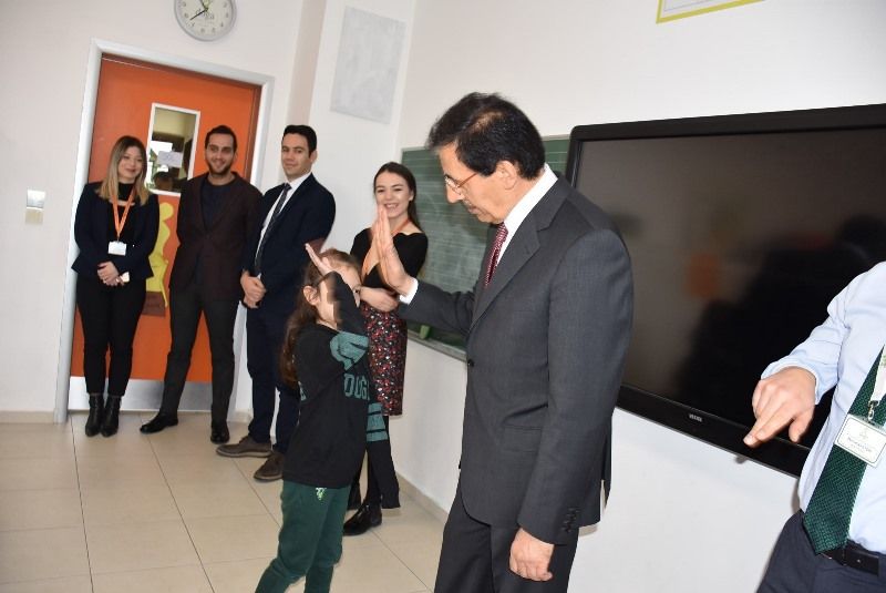 VALİ ÜMİT OKUL ZİYARETLERİNE DEVAM EDİYOR