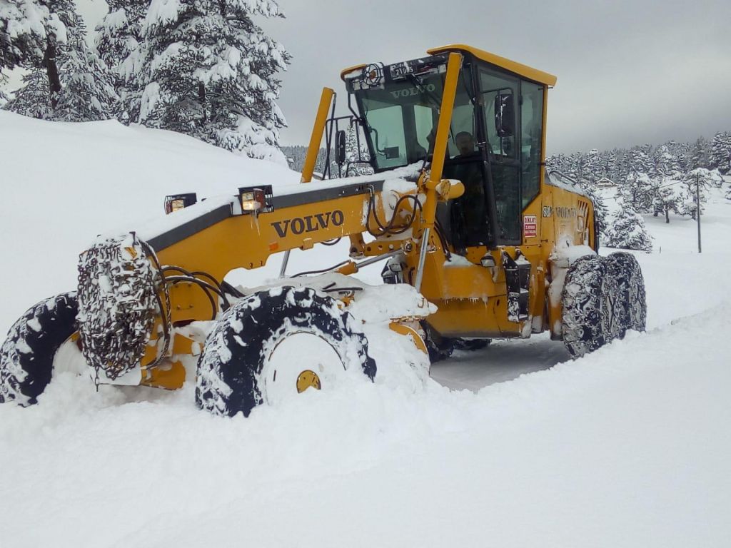 121 KÖY YOLU ULAŞIMA AÇILDI, ÇALIŞMALAR DEVAM EDİYOR