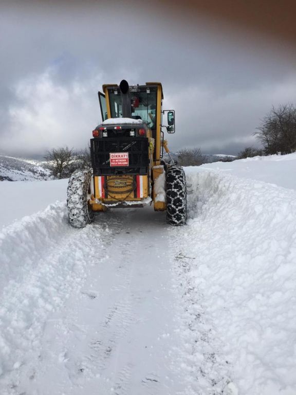 121 KÖY YOLU ULAŞIMA AÇILDI, ÇALIŞMALAR DEVAM EDİYOR
