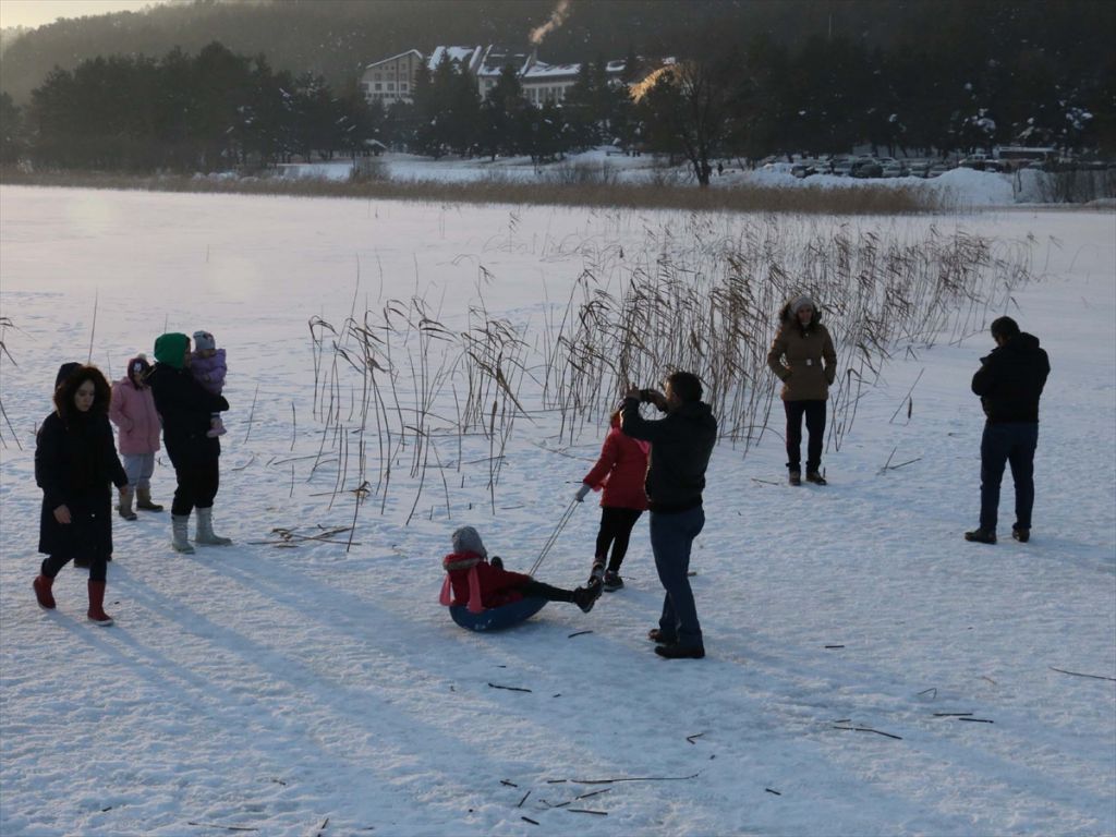 Abant'ta yarıyıl tatili yoğunluğu