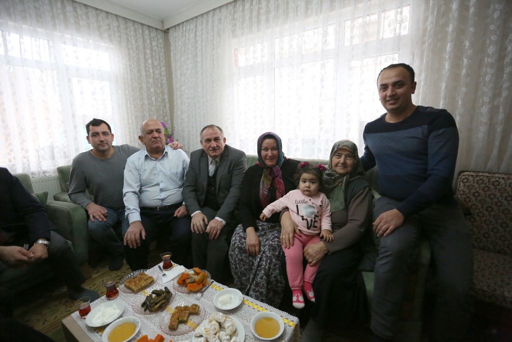 Başkan Yılmaz 7 aileyi ziyaret etti