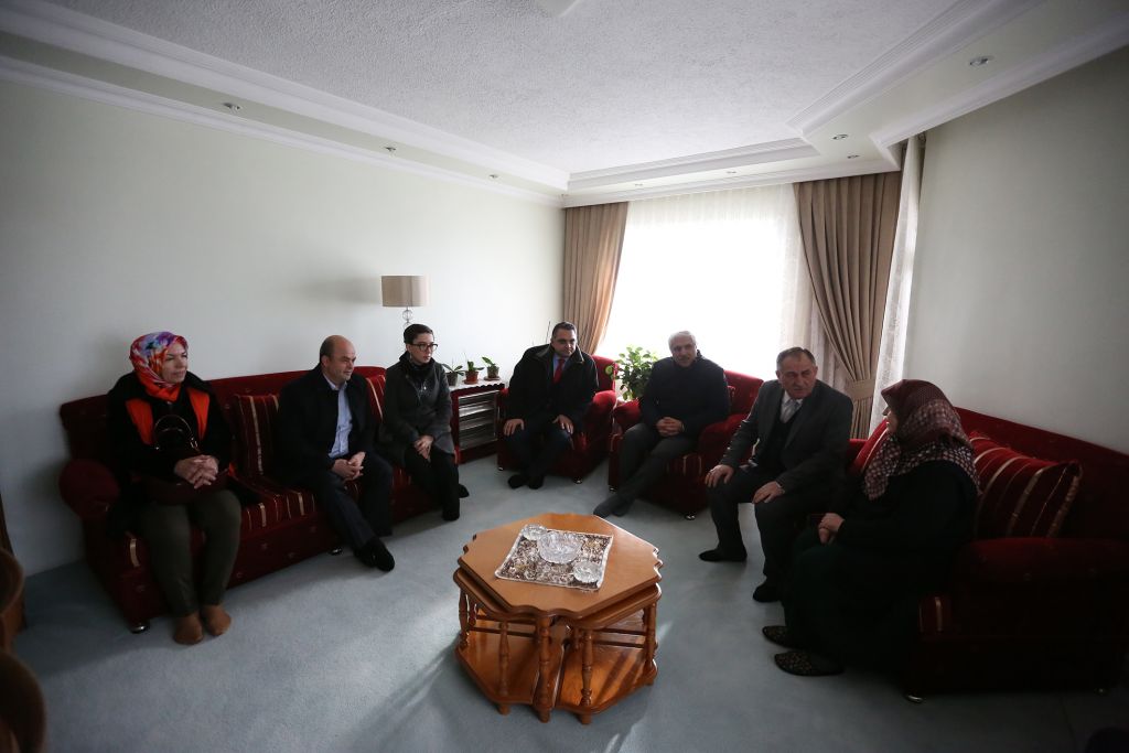 Başkan Yılmaz 7 aileyi ziyaret etti