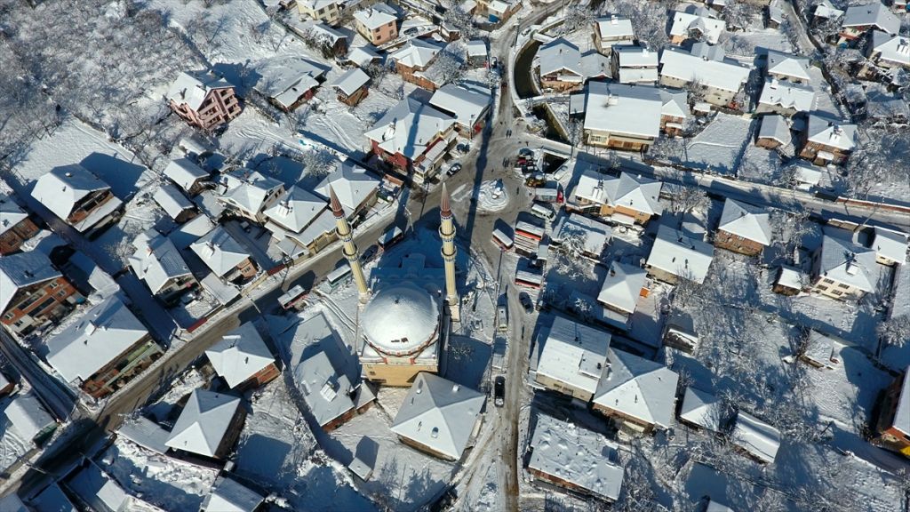 Batı Karadeniz "beyaz örtü"yle büyülüyor
