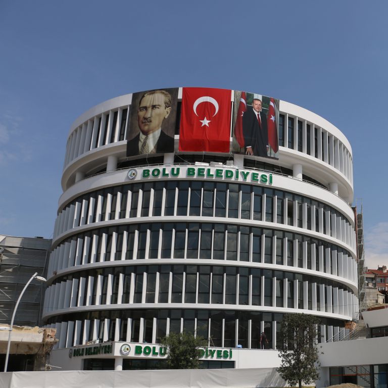 Bolu Belediyesi'nin yeni hizmet binasında tüm hizmetler tek bir noktada buluştu