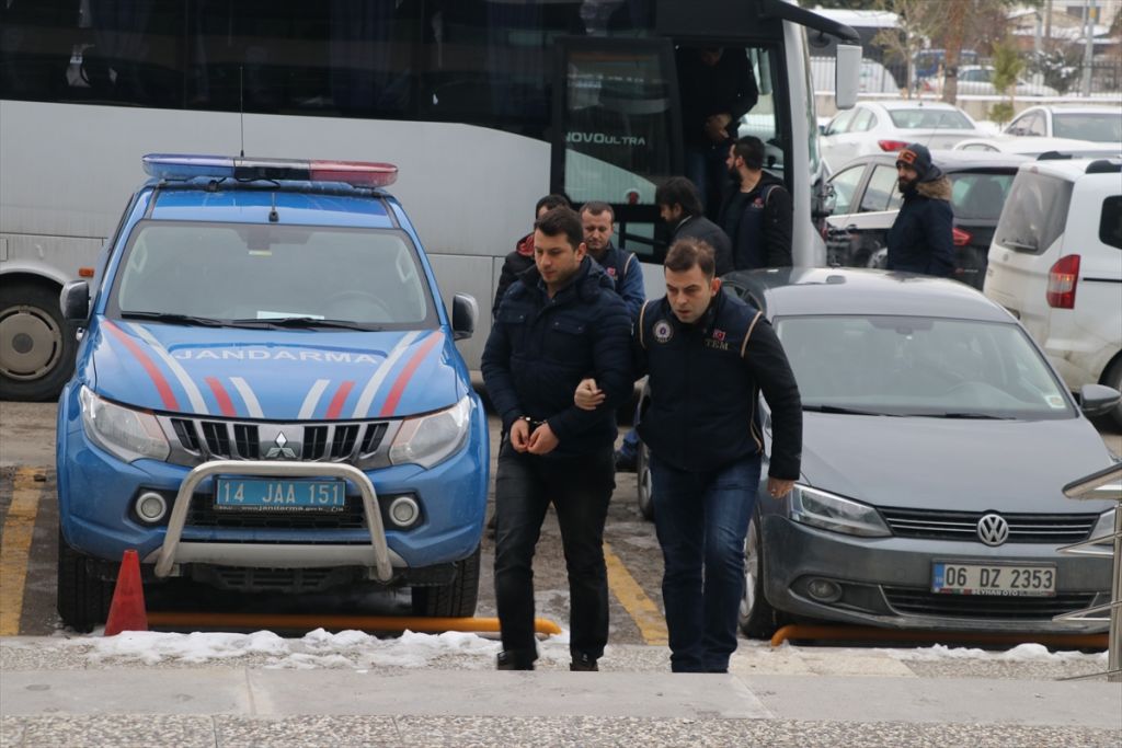 Bolu merkezli FETÖ/PDY operasyonunda gözaltına alınan 13 şüpheli adliyeye sevk edildi