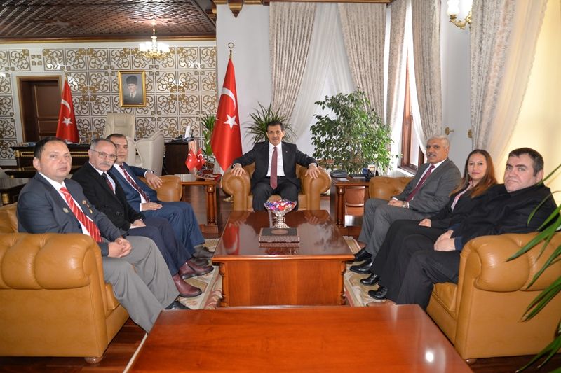 BOLU ŞEHİT VE GAZİ AİLELERİ DERNEĞİ'NDEN VALİ ÜMİT'E ZİYARET