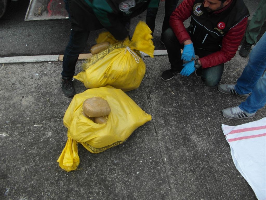 Bolu'da geçen yıl gerçekleştirilen uyuşturucu ile mücadele operasyonlarında gözaltına alınan 273 kişiden 40'ı tutuklandı