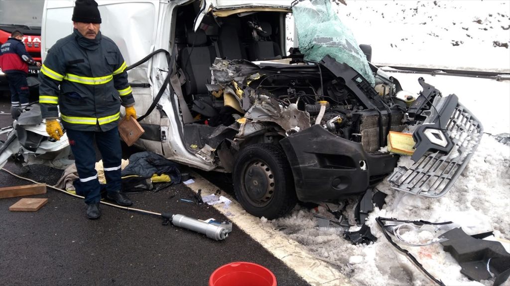 Bolu'da trafik kazası: 1 ölü, 1 yaralı