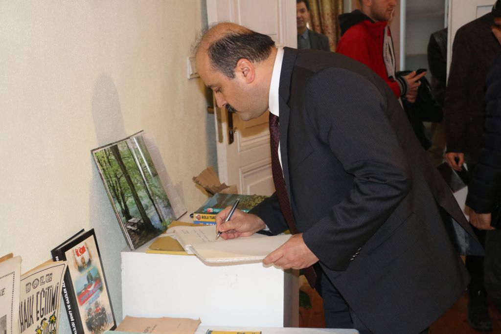 FATİH METİN'DEN ‘BASILI YAYINLAR SERGİSİ' ZİYARETİ