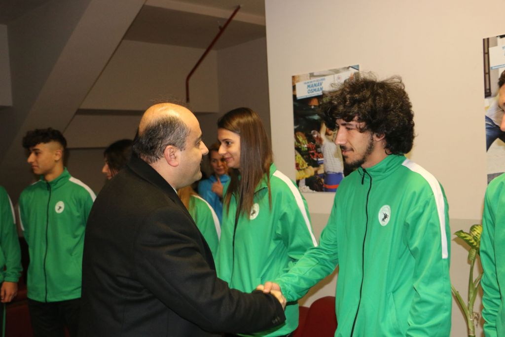 FATİH METİN'DEN DEV ADAMLARA DESTEK