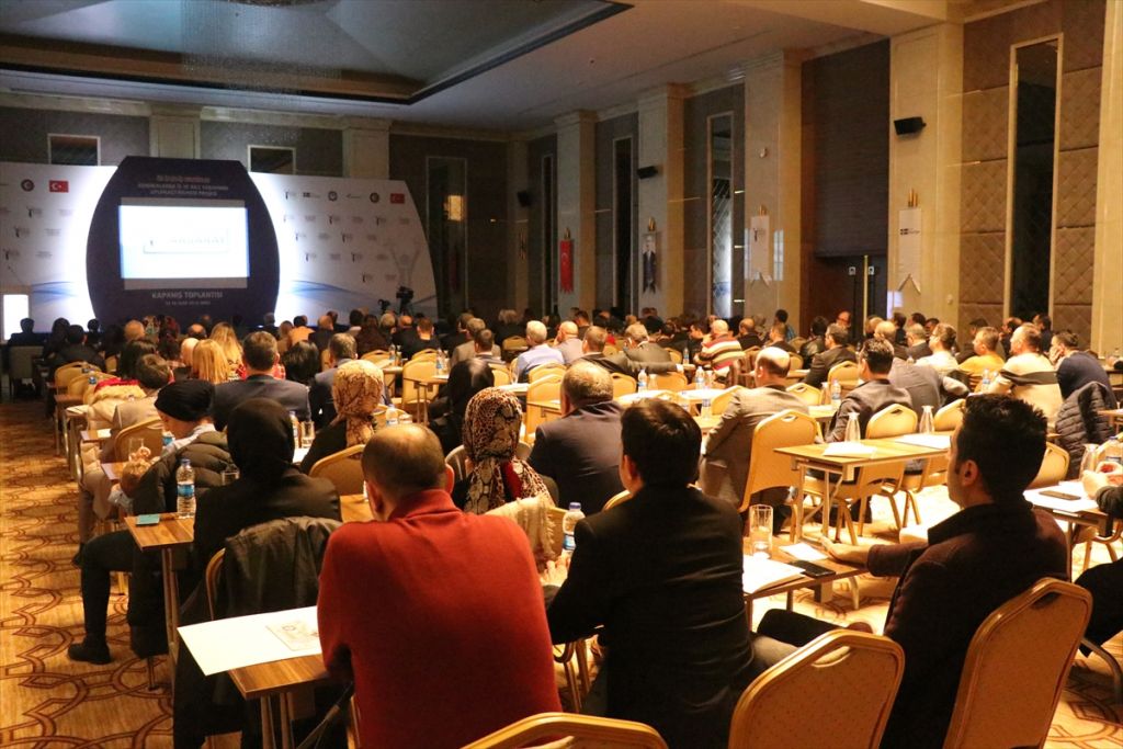 Hak-İş Konfederasyonu Genel Başkanı Mahmut Arslan: "Her alanda yaşadığımız zorlukları aşabilmemiz için yeni özgün çözümler ve projeler üretmek zorundayız."