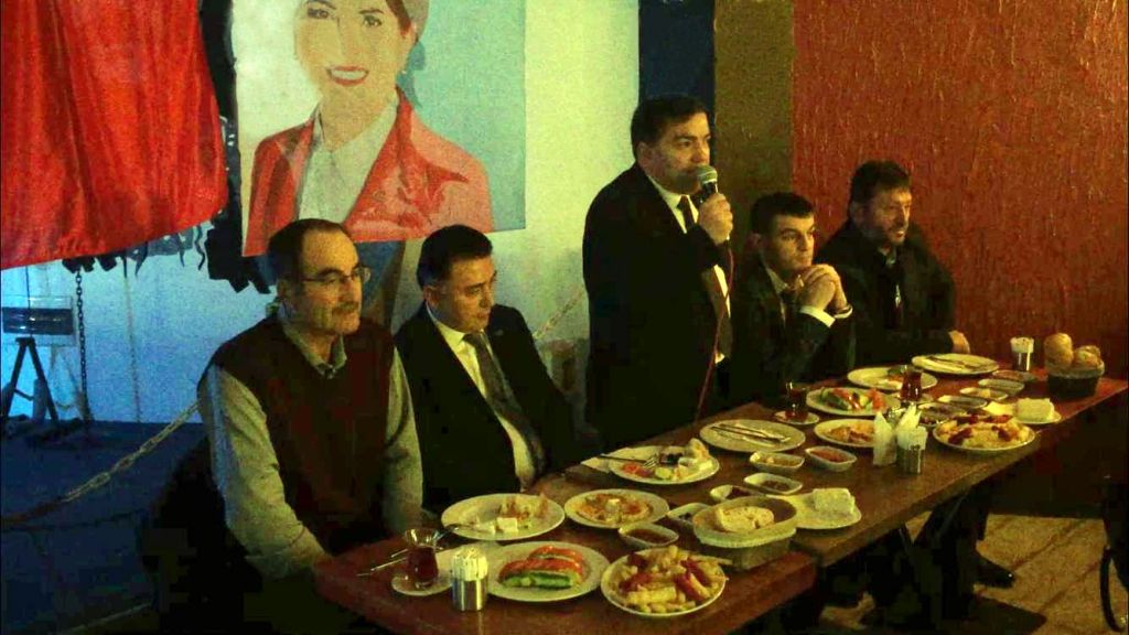İYİ PARTİ İL VE İLÇE TEŞKİLATI PAZAR KAHVALTISINDA BİR ARAYA GELDİ