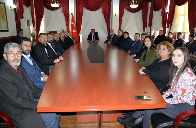 MHP HEYETİ VALİ AHMET ÜMİT'İ ZİYARET ETTİ