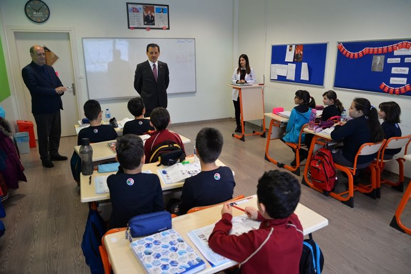 VALİ ÜMİT OKUL ZİYARETLERİNE DEVAM EDİYOR