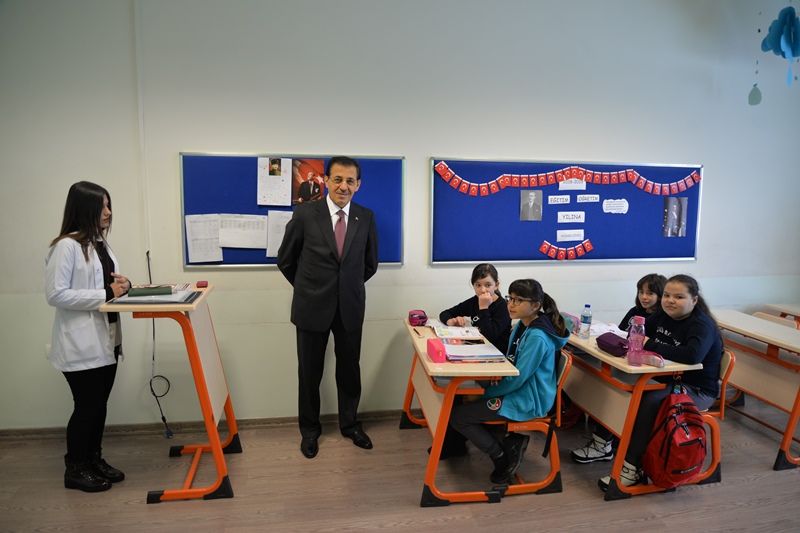 VALİ ÜMİT OKUL ZİYARETLERİNE DEVAM EDİYOR