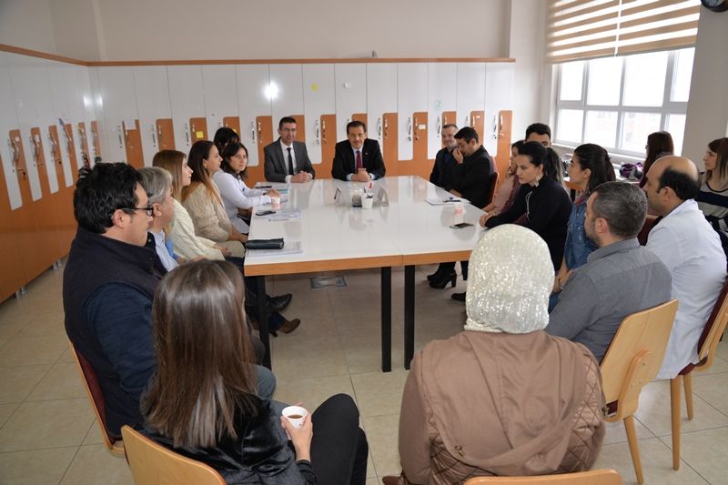 VALİ ÜMİT ORHANGAZİ ORTAOKULU'NU ZİYARET ETTİ