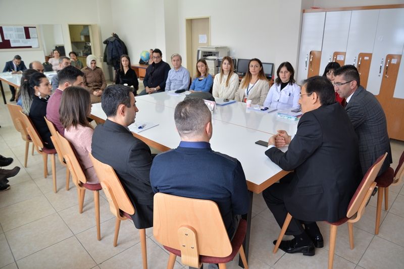 VALİ ÜMİT ORHANGAZİ ORTAOKULU'NU ZİYARET ETTİ