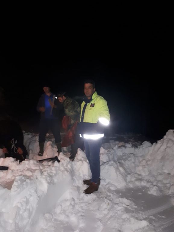 Yaylada mahsur kalan 3 kişi kurtarıldı