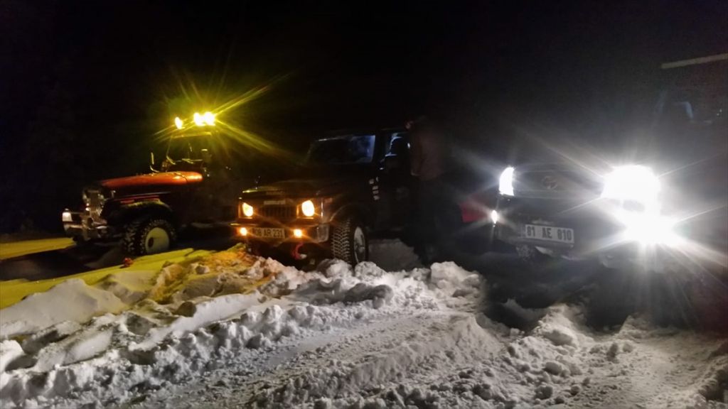 Yedigöller yolunda mahsur kalan 2 kişi kurtarıldı