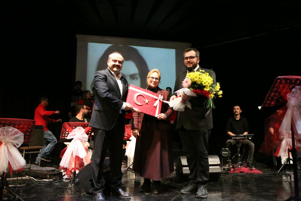 7'den 77'ye Barış Manço Konseri'ne yoğun ilgi