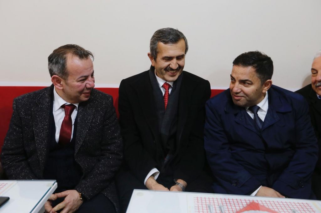 BAŞKAN ADAYI ACAR HALKINA KENDİNİ TANITTI