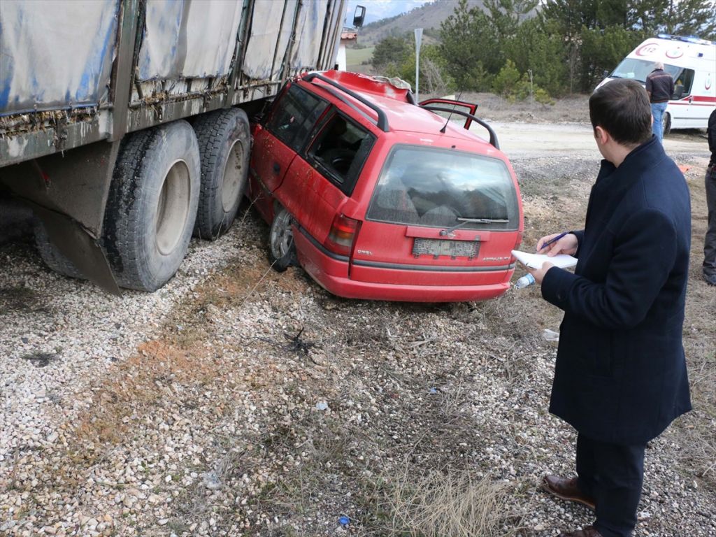 Bolu'da trafik kazası: 1 ölü, 1 yaralı