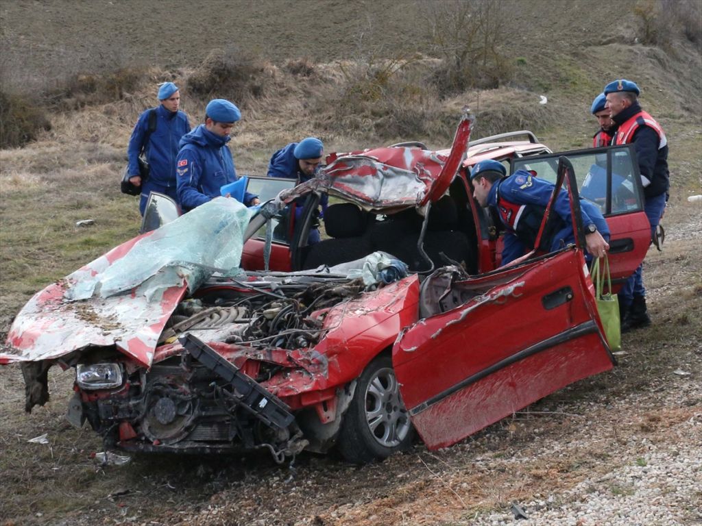 Bolu'da trafik kazası: 1 ölü, 1 yaralı