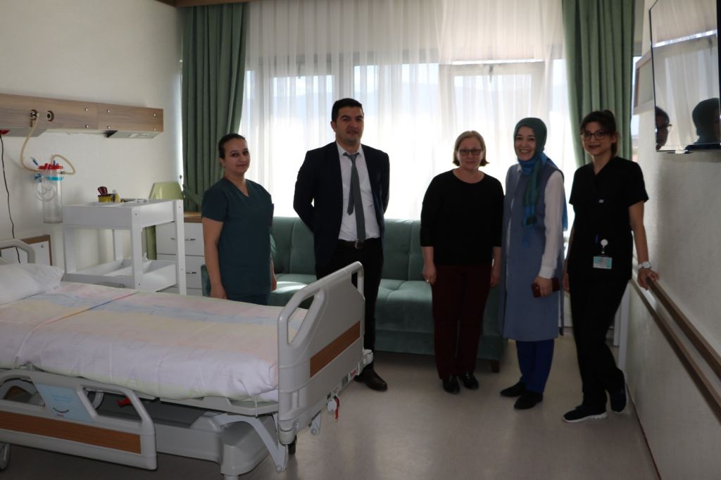 HAYIRSEVERLERDEN  KÖROĞLU ÜNİTESİ'NE ODA BAĞIŞI