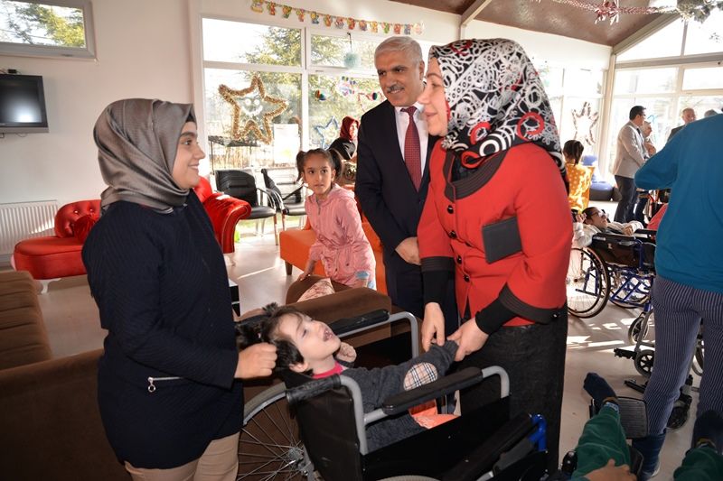 ÖZEL ÇOCUKLARA ÖZEL DOĞUM GÜNÜ KUTLAMASI