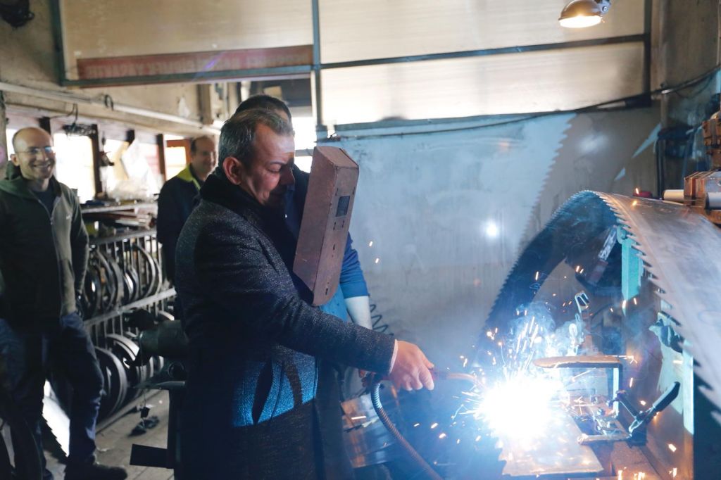 SANAYİDE TANJU ÖZCAN'A BÜYÜK DESTEK