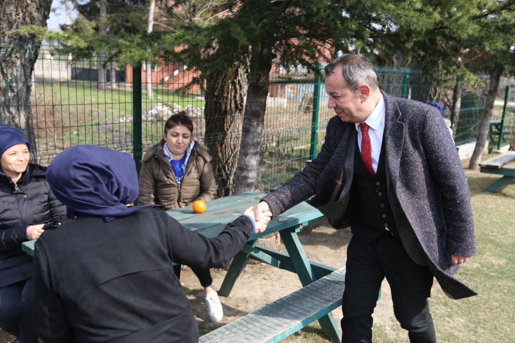 TANJU ÖZCAN ÇALIŞMALARINA DEVAM EDİYOR