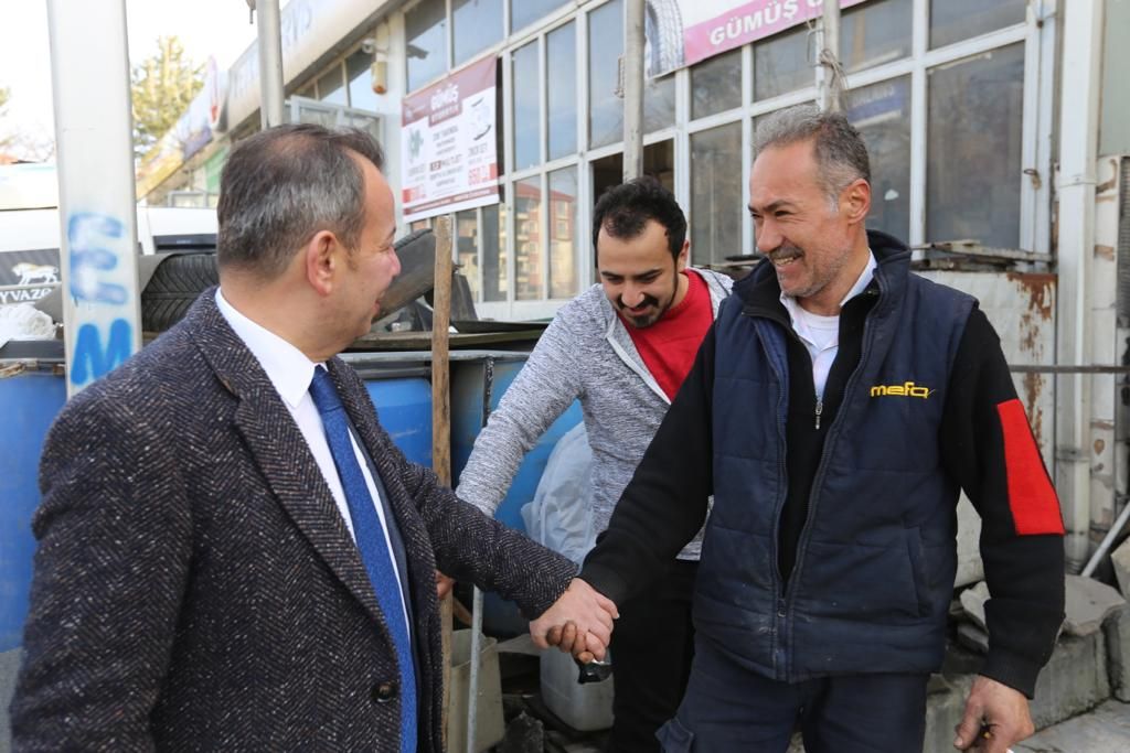 TANJU ÖZCAN SANAYİ ESNAFINI ZİYARET ETTİ