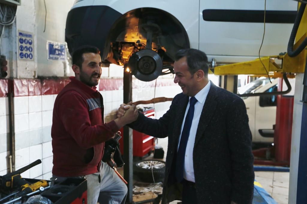 TANJU ÖZCAN SANAYİ ESNAFINI ZİYARET ETTİ