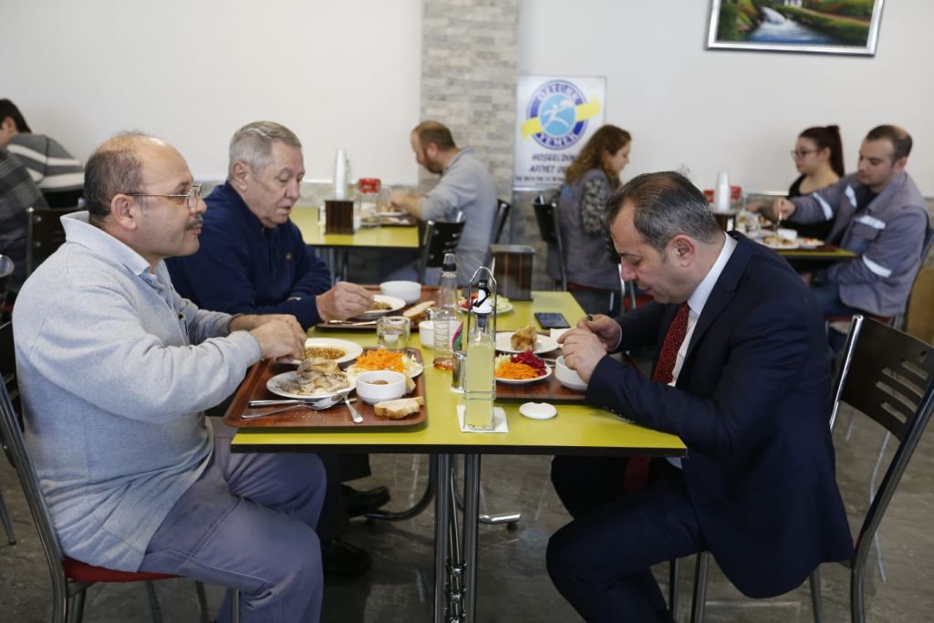 TANJU ÖZCAN'DAN BAŞOĞLU KABLO'YA ZİYARET