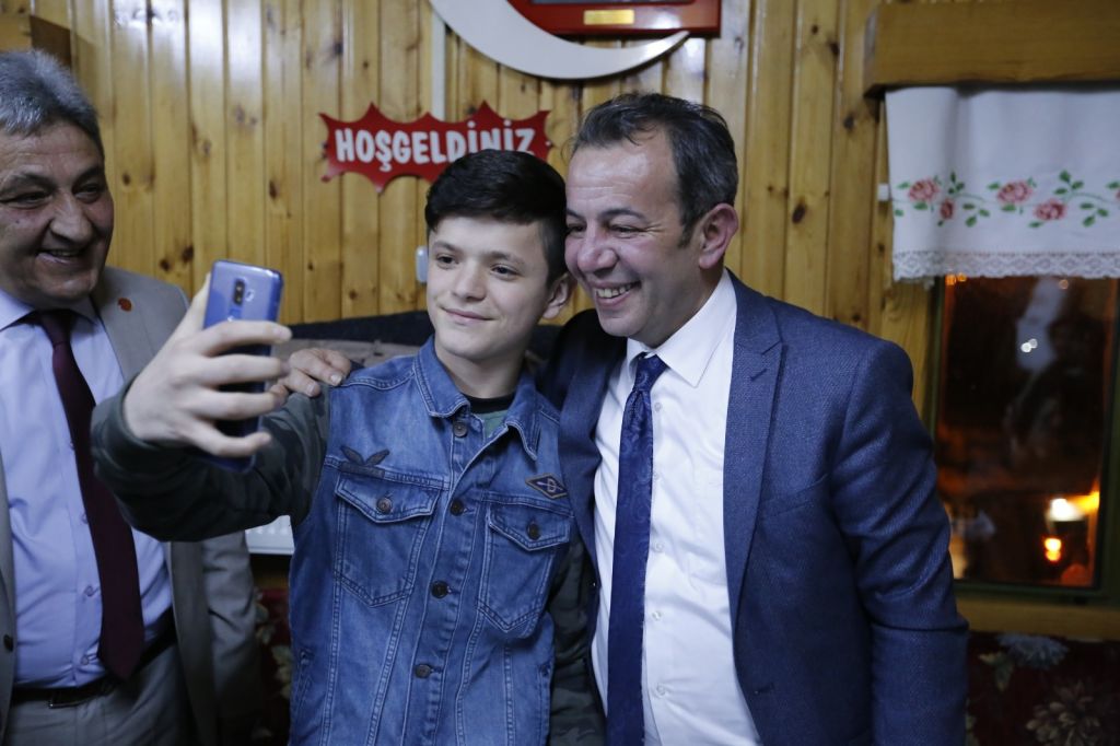 AKPINAR MAHALLESİ'NDEN TANJU ÖZCAN'A TAM DESTEK