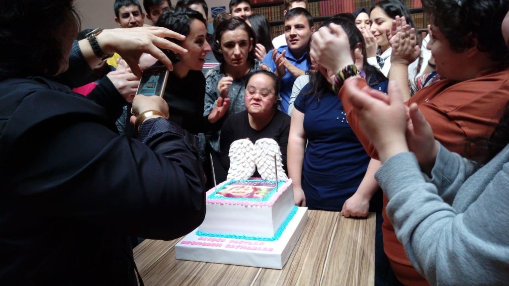 EMBAL'li öğrencilerden özel öğrencilere moral