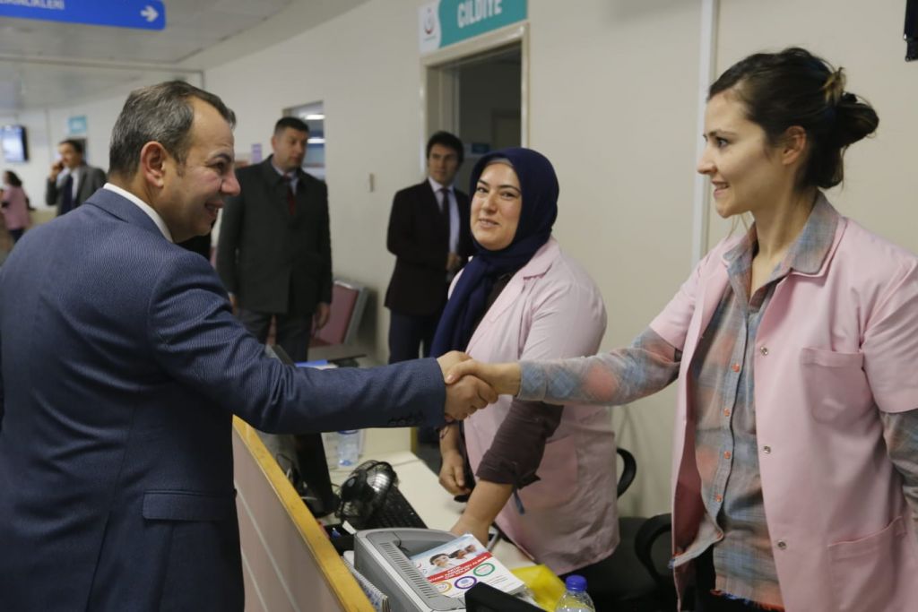 TANJU ÖZCAN 14 MART TIP BAYRAMI'NI KUTLADI