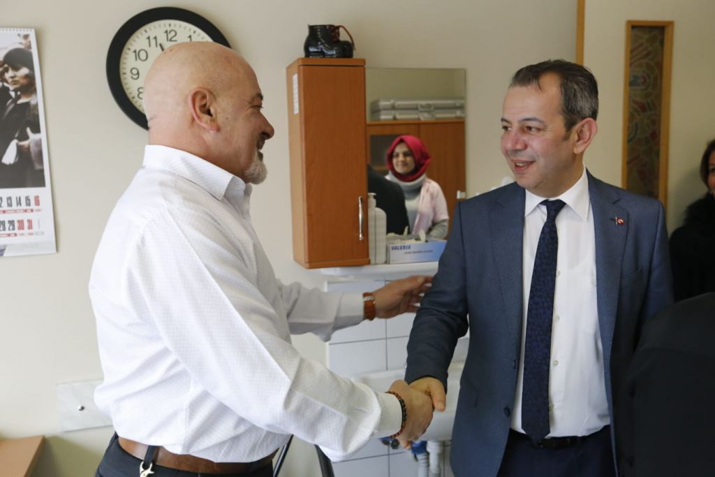 TANJU ÖZCAN 14 MART TIP BAYRAMI'NI KUTLADI