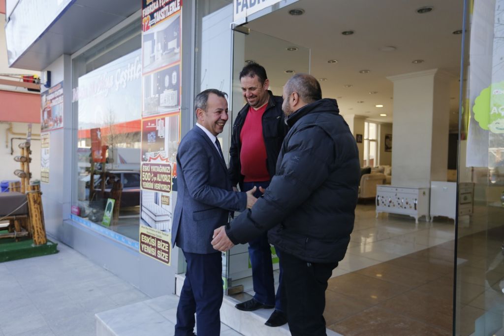 TANJU ÖZCAN KARAMANLI VE YUKARI ÇARŞI ESNAFINI GEZDİ