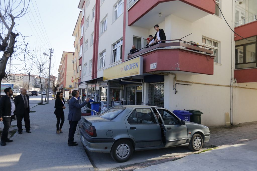 TANJU ÖZCAN KARAMANLI VE YUKARI ÇARŞI ESNAFINI GEZDİ
