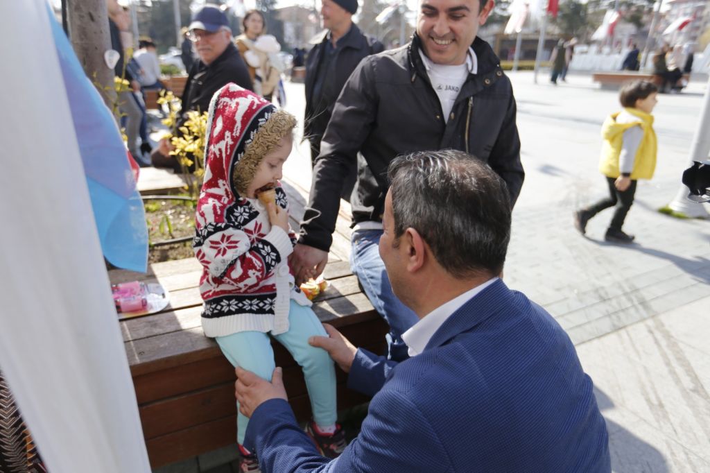 Tanju Özcan'a sevgi seli