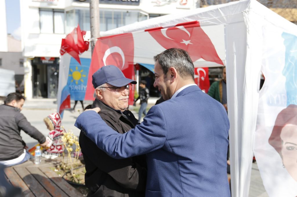 Tanju Özcan'a sevgi seli