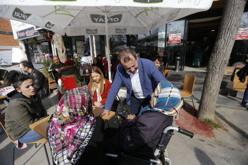 Tanju Özcan'a sevgi seli