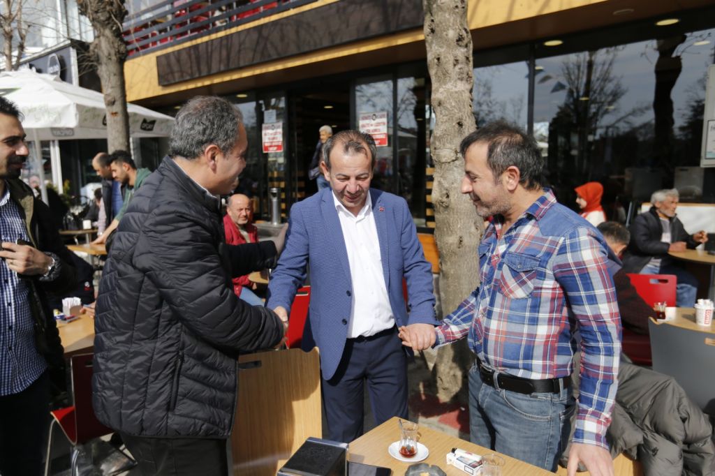 Tanju Özcan'a sevgi seli